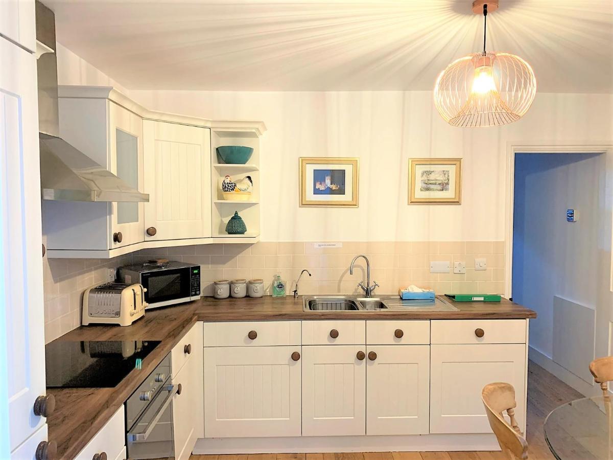 Riverside Channel5 "Holidays Homes In The Sun" Featured Central Canterbury Cottage With Free Parking Buitenkant foto